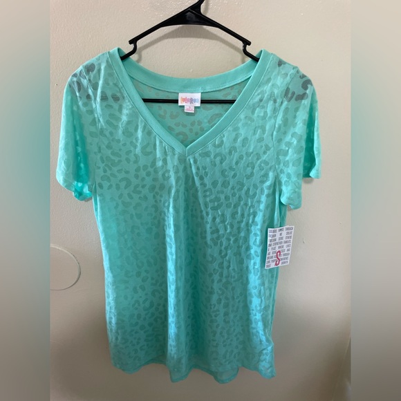 LuLaRoe Tops - ✨NWT Women’s LuLaRoe Cheetah Print Short Sleeve Shirt Size S